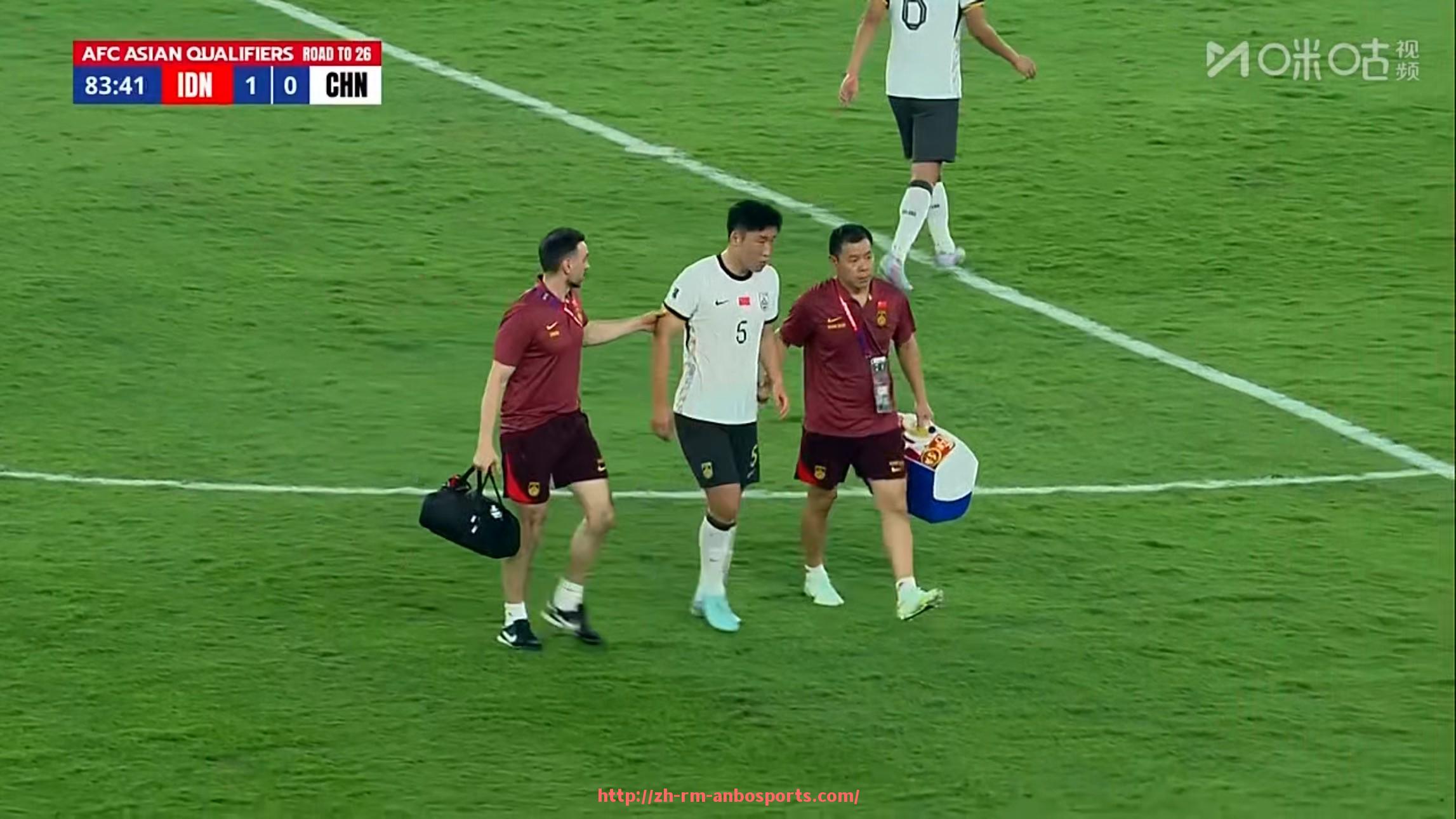 安博体育官网-德甲联赛历史上最成功的球队盘点与分析